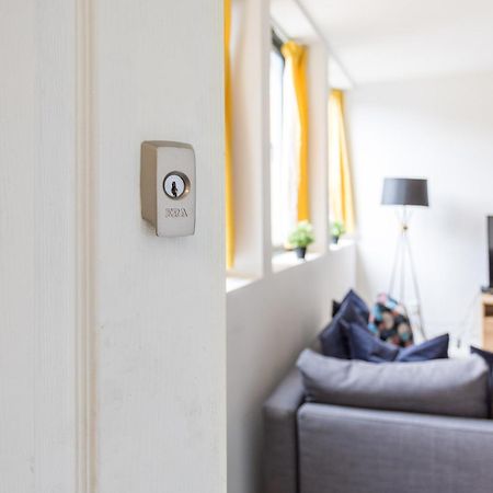 Flat 7- Spacious Studio Flat In The Heart Of Crawley Exterior foto