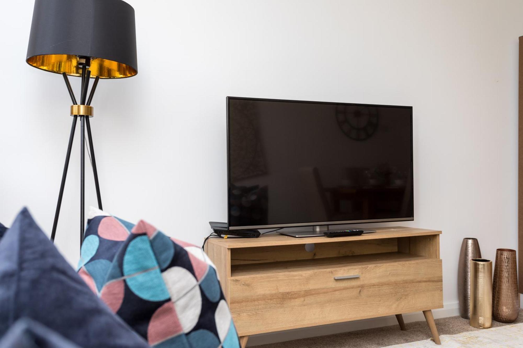 Flat 7- Spacious Studio Flat In The Heart Of Crawley Exterior foto